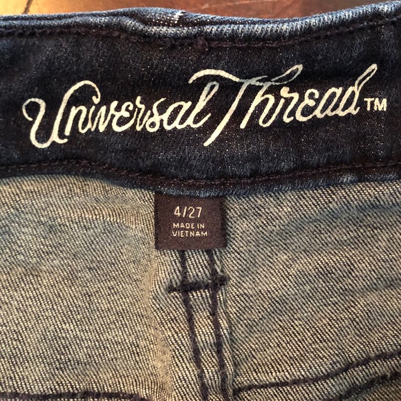 Universal Threads Jean Shorts Women Size 4/27 - Picture 3 of 4